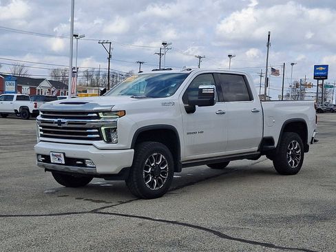 Used 2022 Chevrolet Silverado 3500 High Country w/ Technology Package image 4