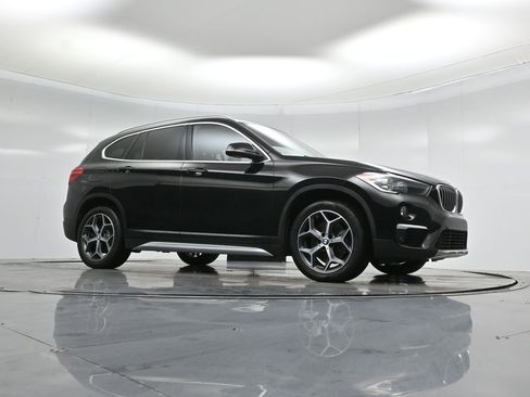 Used 2019 BMW X1 sDrive28i w/ Convenience Package image 4