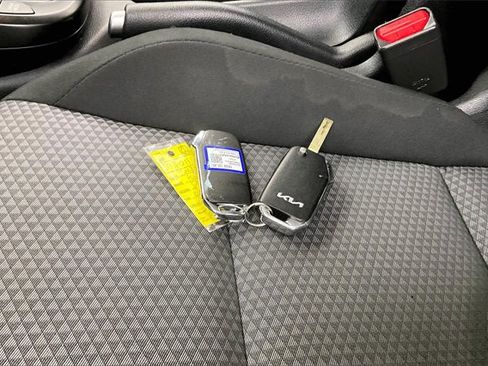 Used 2023 Kia Soul LX w/ LX Technology Package image 13