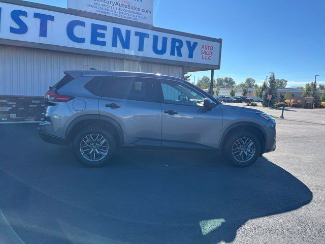 Used 2024 Nissan Rogue S AWD/4WD image 14