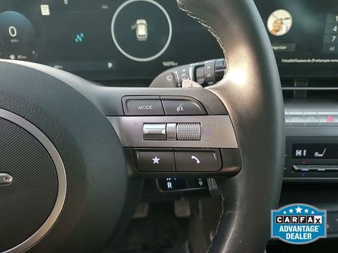 Certified 2025 Hyundai Kona Limited AWD/4WD image 17