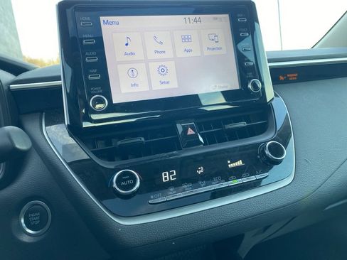 Used 2020 Toyota Corolla LE image 13