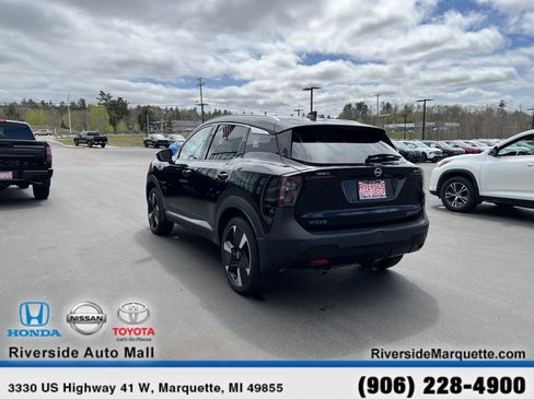 Used 2025 Nissan Kicks SR AWD/4WD image 6