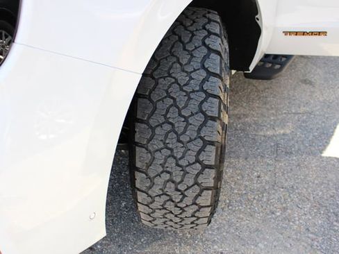 Used 2025 Ford Expedition Tremor AWD/4WD image 8