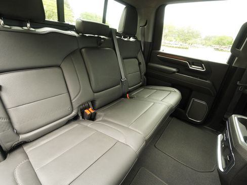Used 2024 GMC Sierra 2500 Denali w/ Denali Reserve Package AWD/4WD image 34
