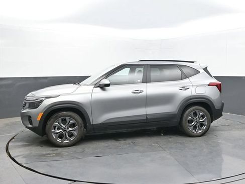 Used 2024 Kia Seltos S AWD/4WD image 2