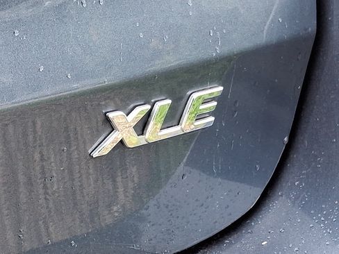 Used 2017 Toyota Sienna XLE Premium FWD image 33