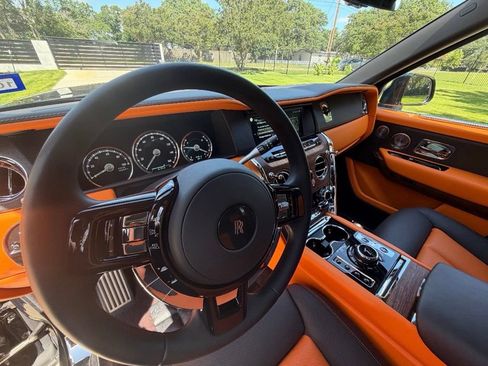 Used 2023 Rolls-Royce Cullinan w/ Cullinan Package AWD/4WD image 17