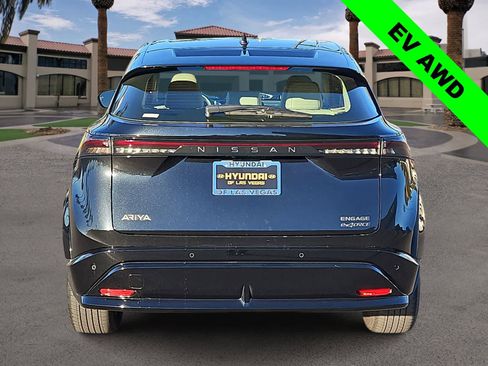 Used 2023 Nissan Ariya AWD image 7