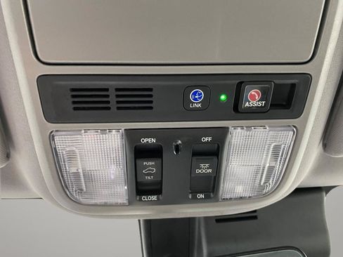 Used 2021 Honda Pilot Touring image 17