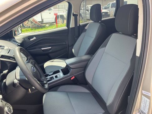 Used 2018 Ford Escape SE FWD image 17