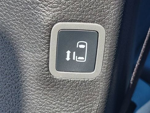 New 2026 Chrysler Pacifica Select image 23