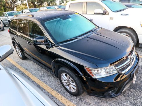Used 2017 Dodge Journey SXT w/ Premium Group FWD image 6