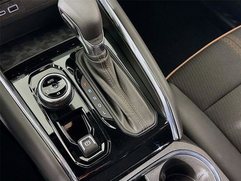 Used 2025 GMC Canyon AT4 w/ Nightfall Edition image 11