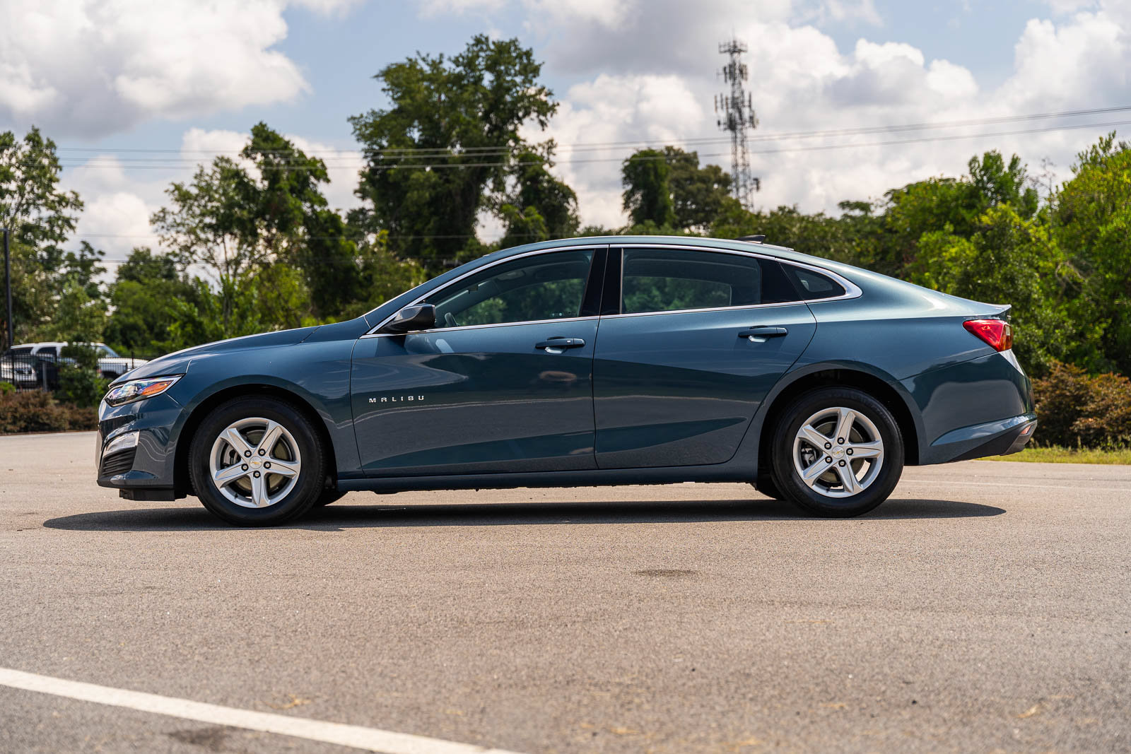 Used 2024 Chevrolet Malibu LS w/ Driver Confidence Package FWD image 4