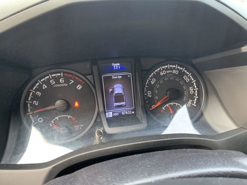 Used 2022 Toyota Tacoma SR image 11