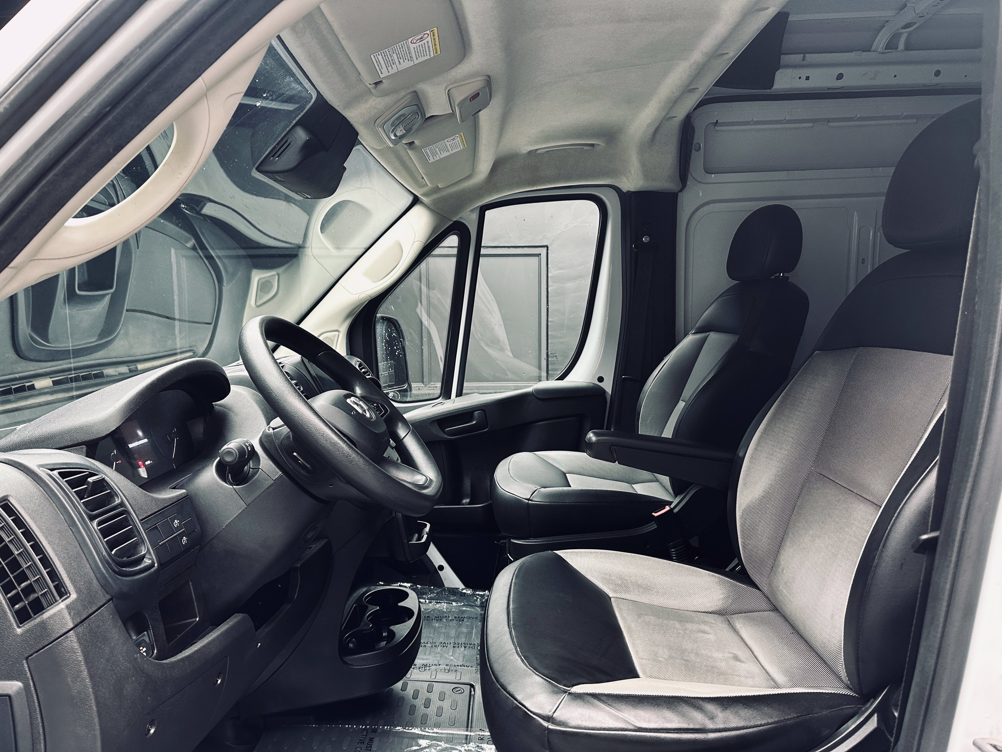 Used 2023 RAM ProMaster 2500 FWD image 17