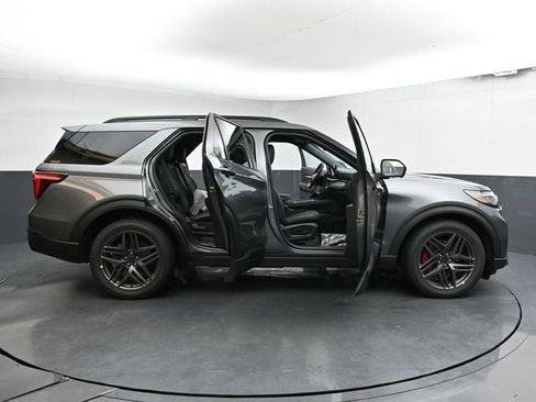 New 2026 Ford Explorer ST image 38