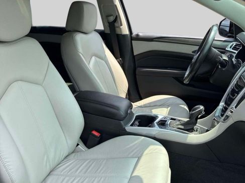 Used 2014 Cadillac SRX FWD image 3