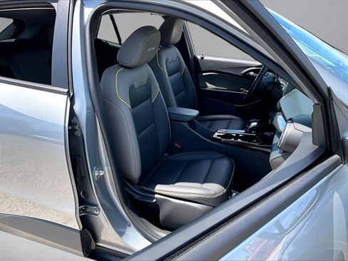 Used 2024 Chevrolet Trax ACTIV FWD image 9