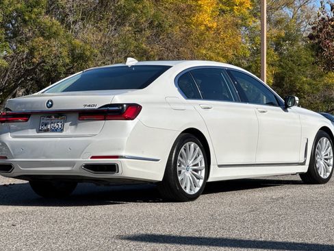 Used 2020 BMW 740i w/ Premium Package image 4