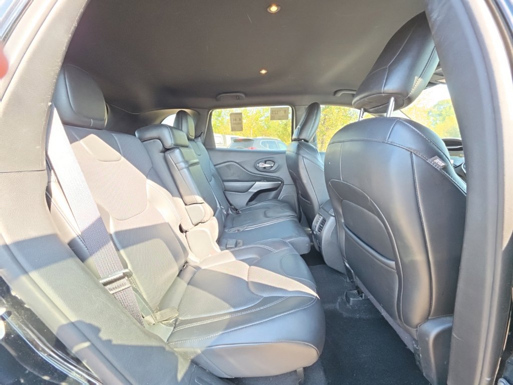 Used 2019 Jeep Cherokee High Altitude AWD/4WD image 5