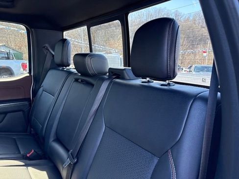 Used 2022 Ford F150 Lariat w/ Equipment Group 502A High image 8