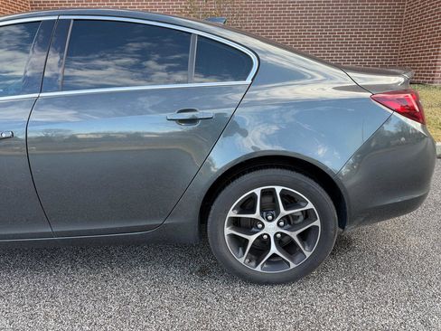 Used 2017 Buick Regal Sport Touring image 6