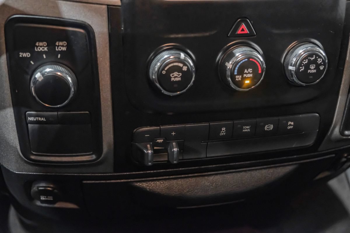 Used 2015 RAM 3500 Tradesman w/ Chrome Appearance Group AWD/4WD image 24