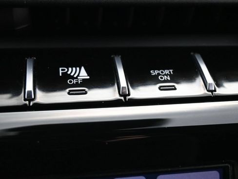 Used 2023 Jeep Grand Cherokee L Laredo AWD/4WD image 15