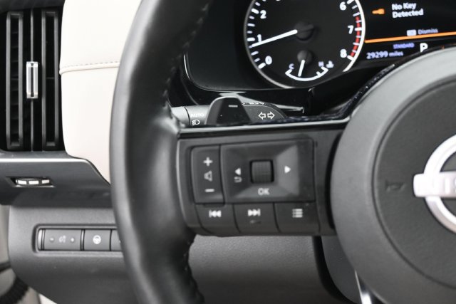Used 2024 Nissan Pathfinder SL FWD image 18