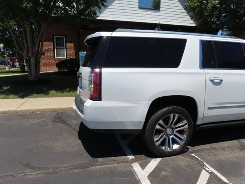 Used 2017 GMC Yukon XL Denali w/ Enhanced Security Package RWD image 8