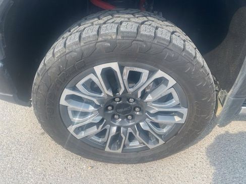 Used 2024 GMC Sierra 1500 Denali Ultimate image 10