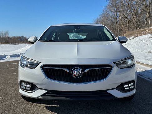 Used 2019 Buick Regal Essence w/ Driver Confidence Package I image 5