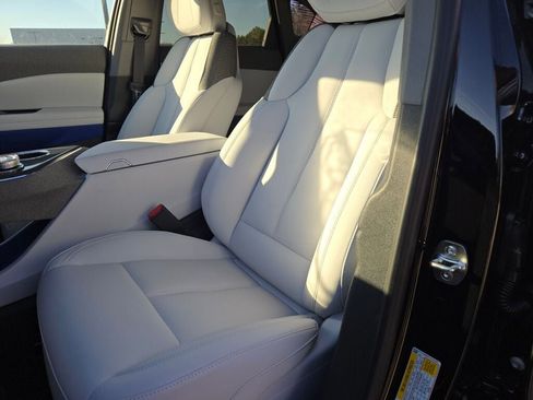 New 2026 Cadillac Optiq Luxury 1 image 24