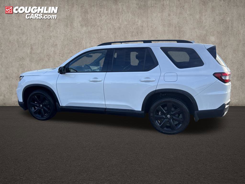 Used 2025 Honda Pilot Black Edition image 9
