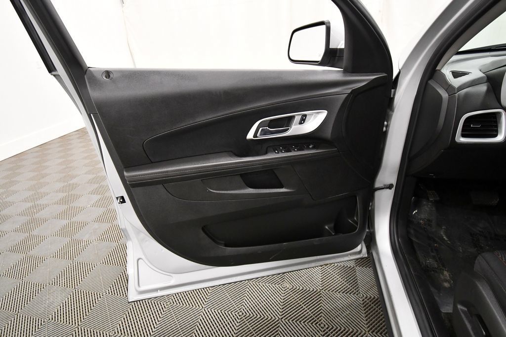 Used 2017 Chevrolet Equinox LT w/ Convenience Package AWD/4WD image 13