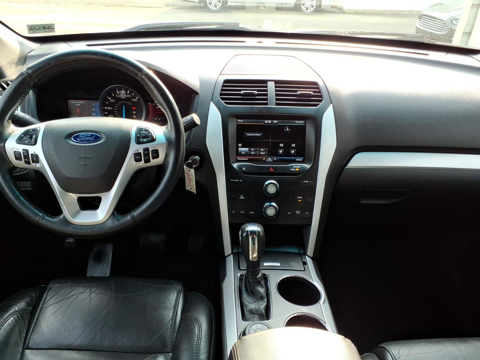 Used 2014 Ford Explorer XLT w/ Equipment Group 202A AWD/4WD image 6