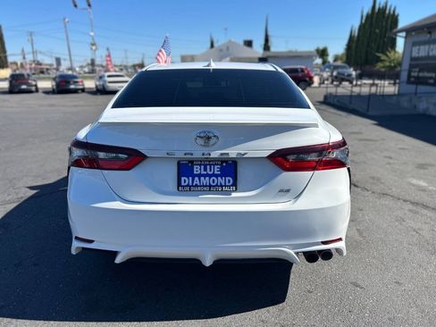Used 2021 Toyota Camry SE FWD image 5
