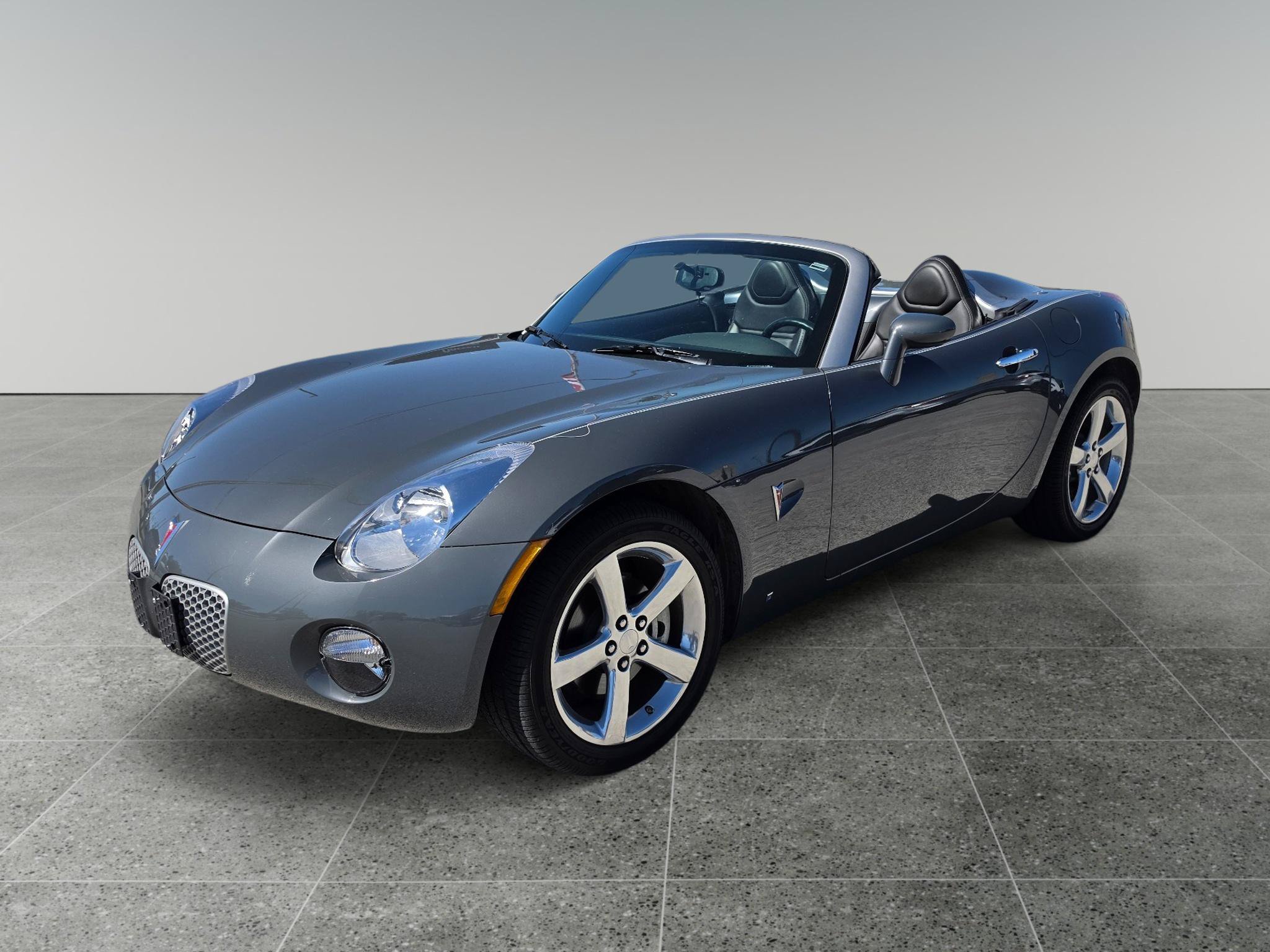 Used 2008 Pontiac Solstice Convertible w/ Premium Package RWD image 1