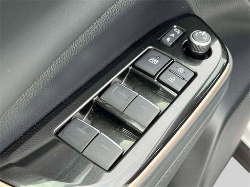 Certified 2024 Toyota Crown Platinum image 21