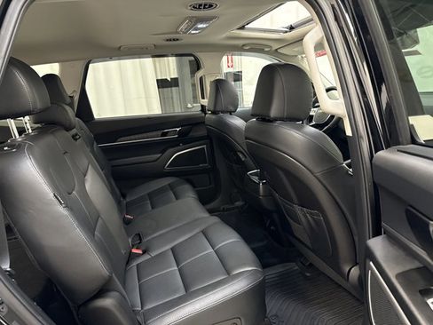 Certified 2024 Kia Telluride EX image 32
