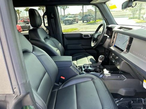 Used 2025 Ford Bronco Outer Banks image 23