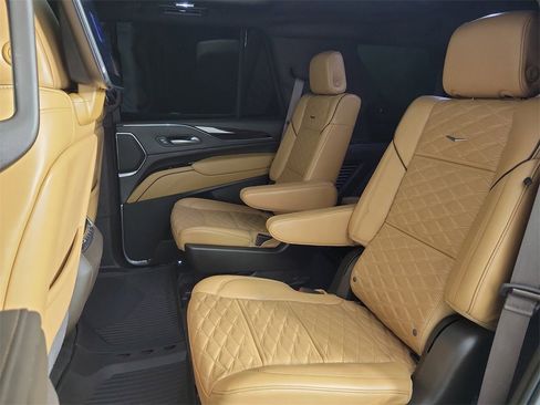 Certified 2024 Cadillac Escalade Sport w/ LPO, ONYX Package image 12