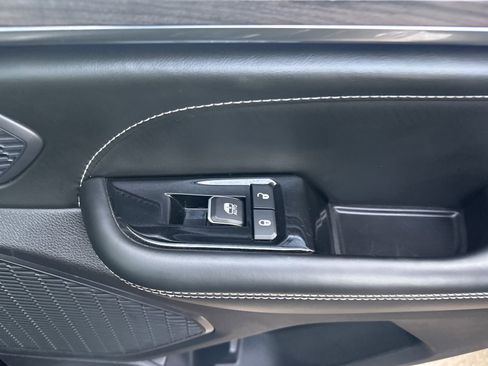 Used 2024 Jeep Grand Cherokee Overland image 42