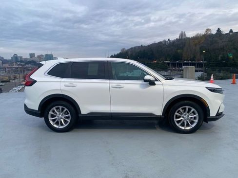 Certified 2025 Honda CR-V EX image 3