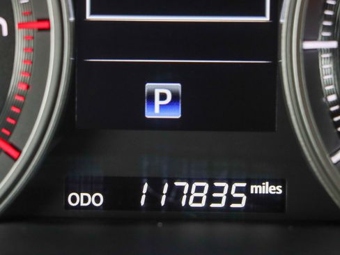 Used 2019 Toyota Land Cruiser image 17