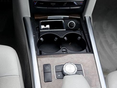 Used 2014 Mercedes-Benz E 350 Sedan image 42
