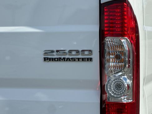 Used 2025 RAM ProMaster 2500 w/ Storage Group image 23