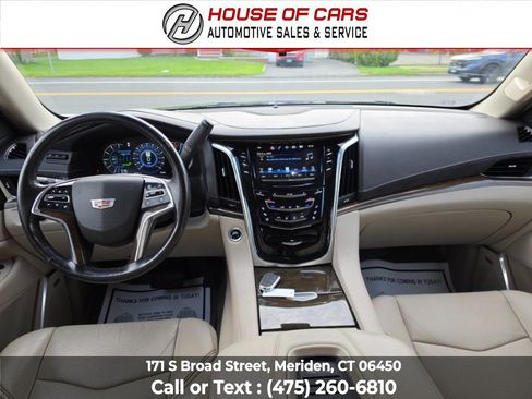 Used 2019 Cadillac Escalade Luxury AWD/4WD image 24